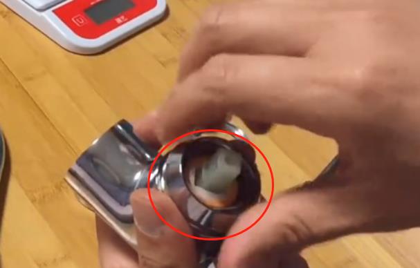 360旋轉(zhuǎn)水龍頭拆卸圖解，4個(gè)步驟輕松拆卸所有配件!